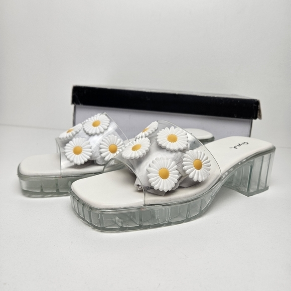 Daisies For Days Platform Mules - Picture 1 of 9